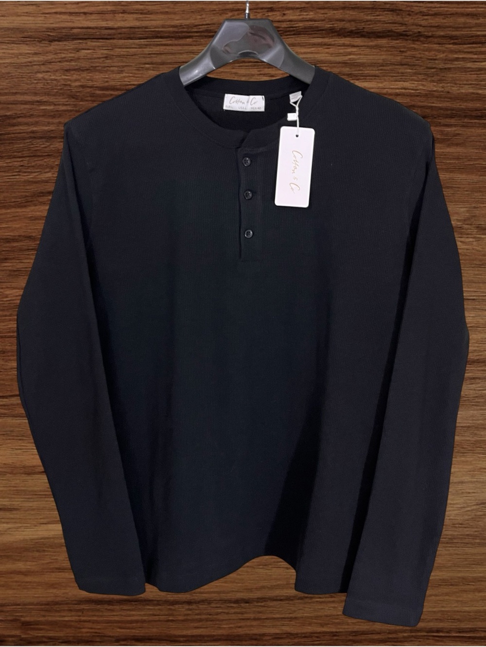 Cotton & Co. Men’s Black Waffle Knit Long Sleeve Henley. Size Large